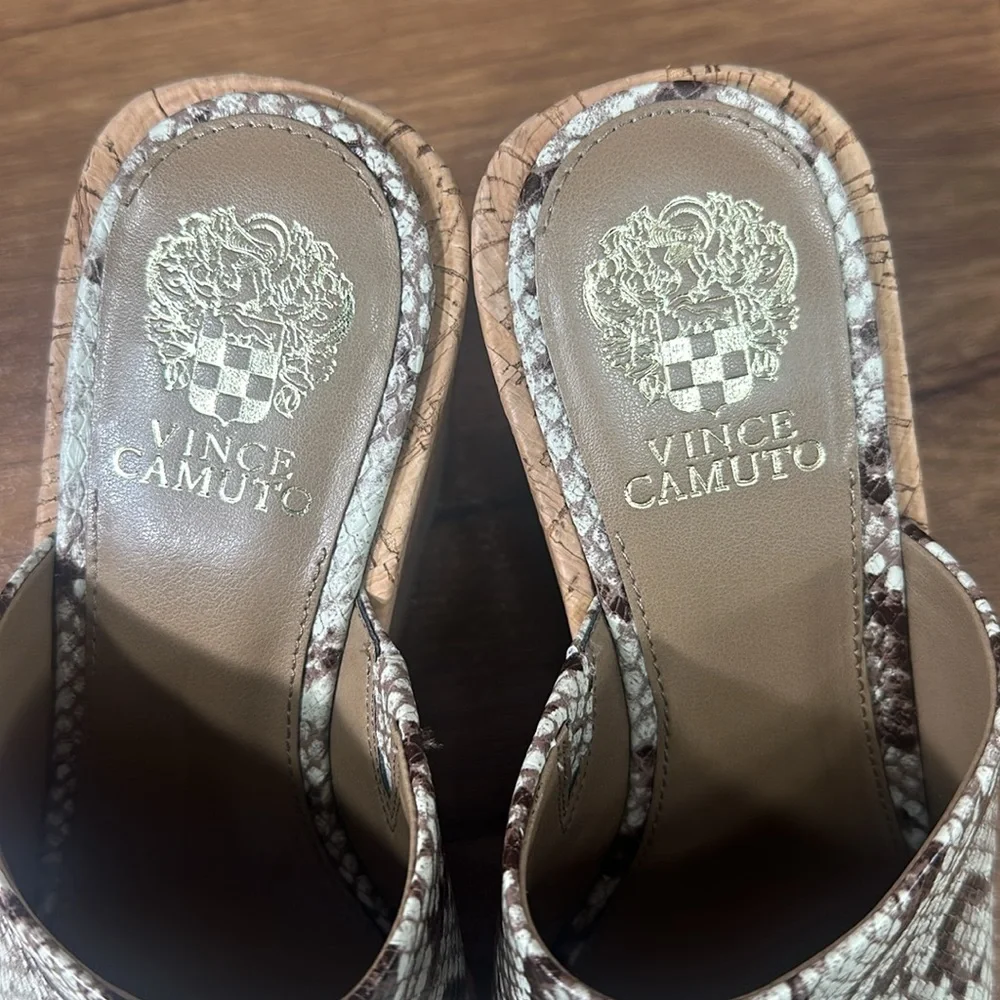 Vince Camuto used very